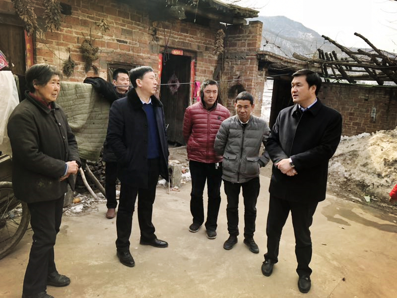 民建“組團”慰問，企業(yè)送溫暖到家