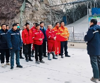 實(shí)戰(zhàn)演練，防患未“燃”｜雙河金礦開(kāi)展冬季火災(zāi)應(yīng)急預(yù)案演練